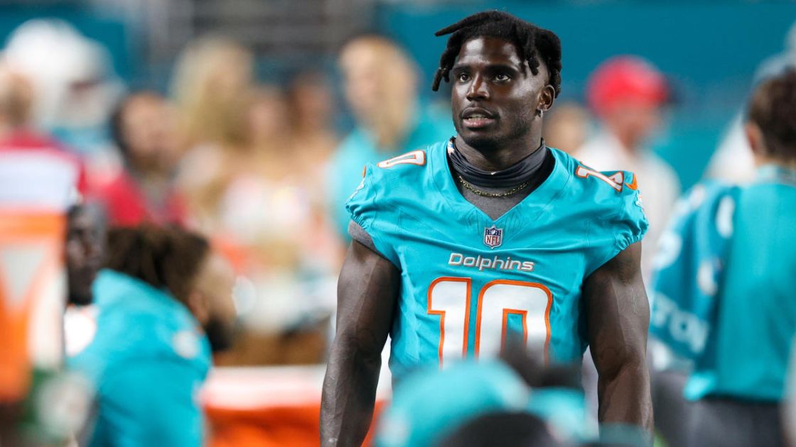 Tyreek Hill’s Ankle Injury Sidelines Him for Most of Dolphins’ Loss to Titans on Monday Night